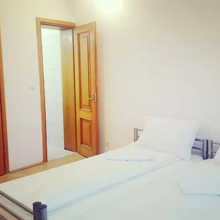 Sleep Hostel *