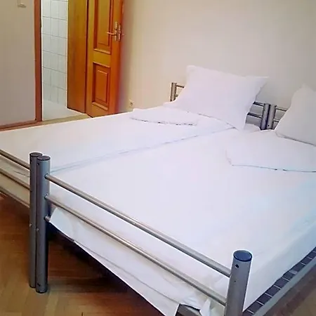 Sleep Hostel *