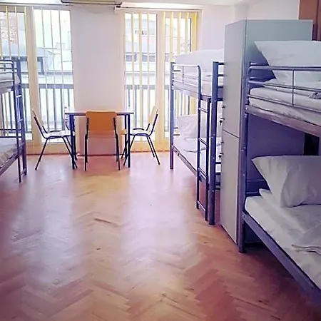 Hostel Sleep *